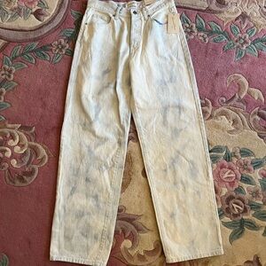 Universal Thread NWT Light Wash Blue 90s relaxed fit jeans 100% cotton